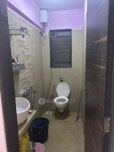 1 BHK Flat In Om Ganesh Krupa Chs  For Sale  In Malad East