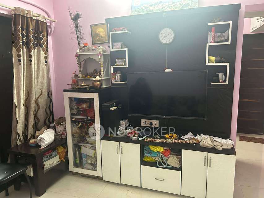 1 BHK Flat In Om Ganesh Krupa Chs  For Sale  In Malad East