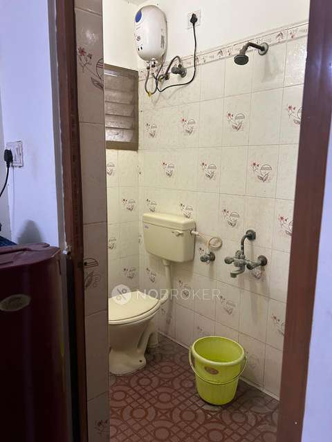 PG for Girls in Omr, Road