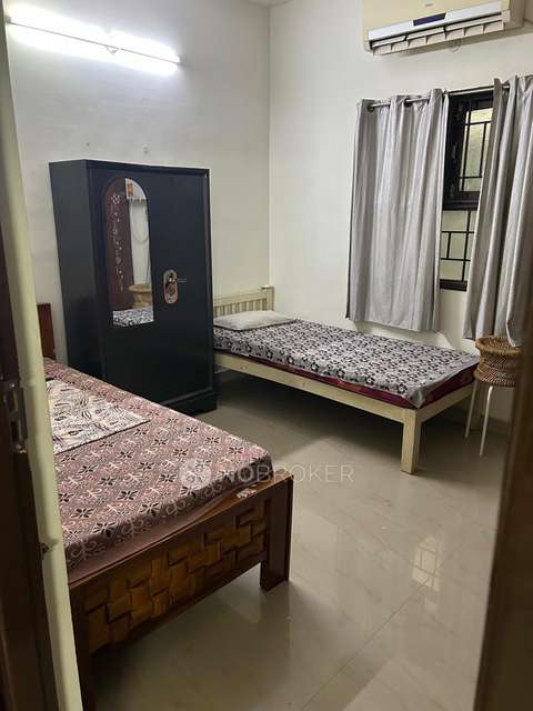 PG for Girls in Omr, Road