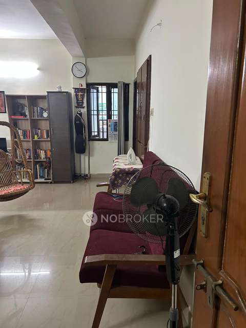 PG for Girls in Omr, Road