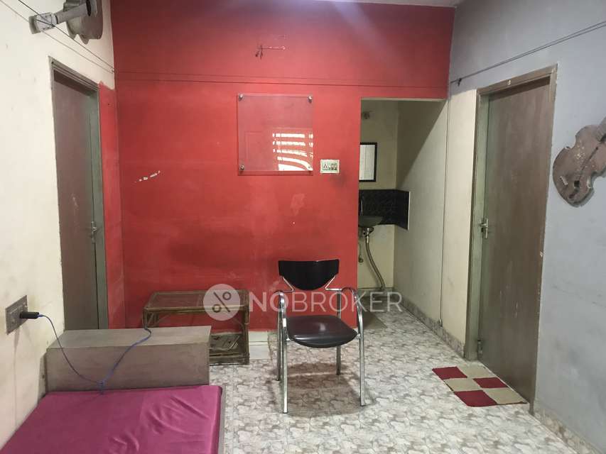 1 RK Flat In Ragavendra Apt Saligramam for Rent  In Vadapalani