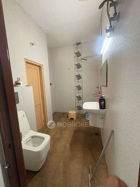 4+ BHK House For Sale  In Sainik Colony