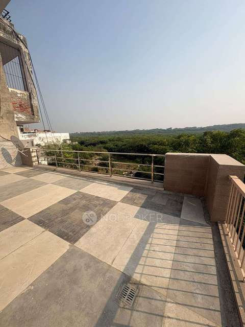 4+ BHK House For Sale  In Sainik Colony