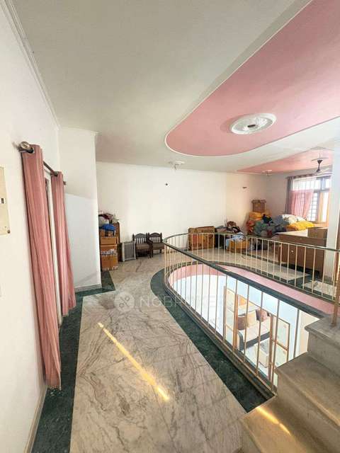 4+ BHK House For Sale  In Sainik Colony