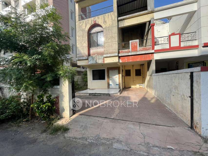4 BHK House for Rent  In Equinox Analytics