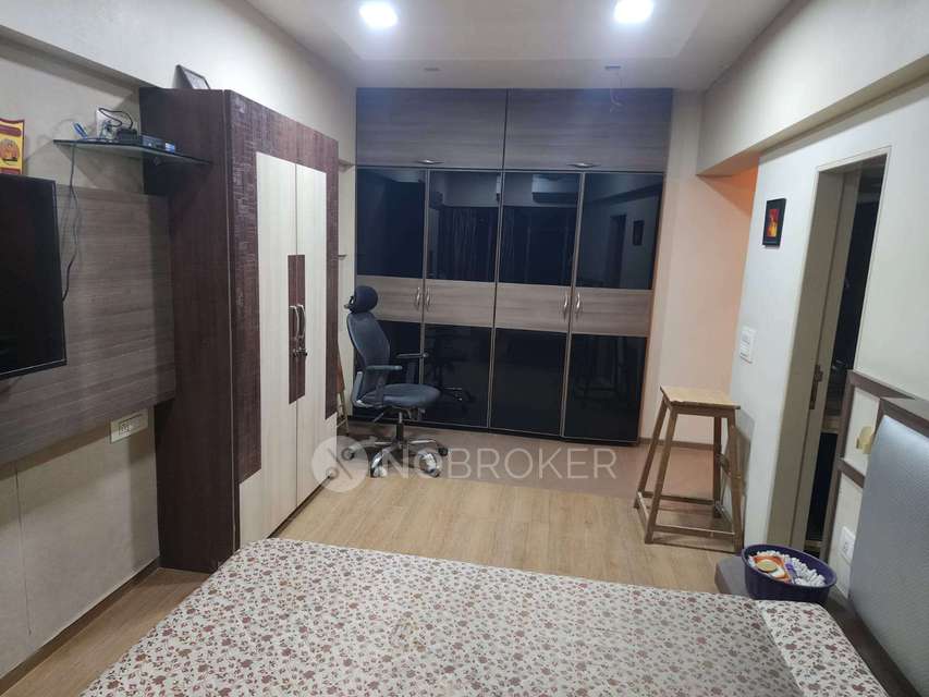 2 BHK Flat In New Akshay Cooperative Housing Society Limited  For Sale  In Subhash Road
