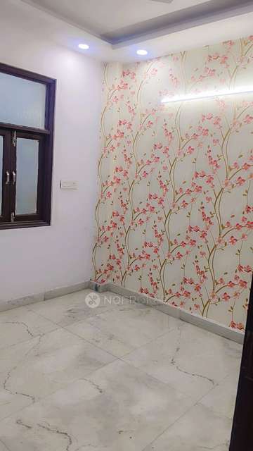 2 BHK Flat In Standalone Building  for Rent  In Govindpuri