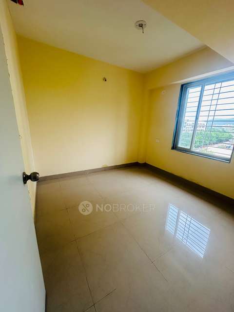 1 BHK Flat In Madha Building for Rent  In Pmay Mhada Building No 1a 