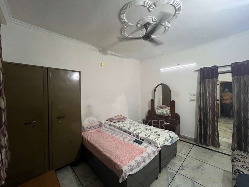 PG for Anyone in Janakpuri