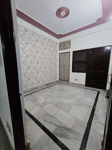 2 BHK Flat In Vardhman Complex  For Sale  In Shalimar Garden Extension I, Shalimar Garden