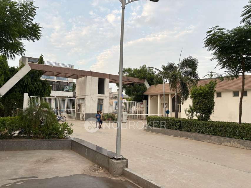 Shop in Police Officer Multi State Co Op Housing Society, Faridabad for Rent 