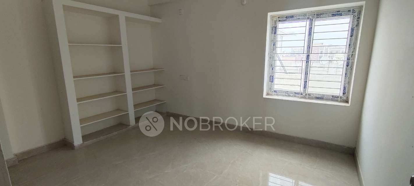 2 BHK Flat In Sai Preeth Tower For Sale  In Yapral