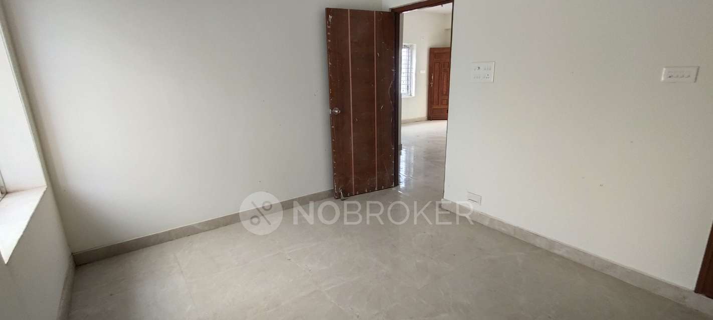 2 BHK Flat In Sai Preeth Tower For Sale  In Yapral