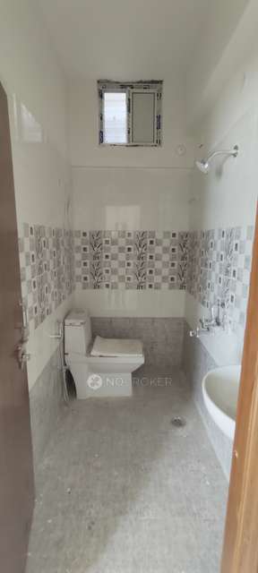 2 BHK Flat In Sai Preeth Tower For Sale  In Yapral