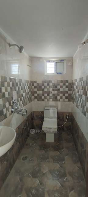 2 BHK Flat In Sai Preeth Tower For Sale  In Yapral