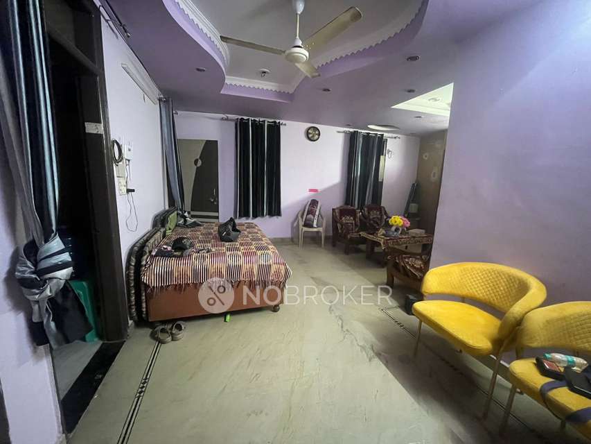 Single Room for Female In 3 BHK  In Standalone Building  In New Ashok Nagar