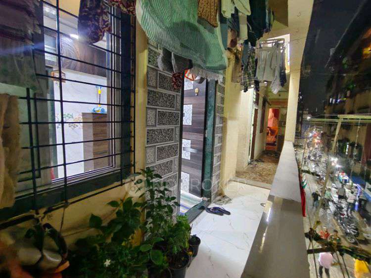 1 RK Flat In Kadam Bhuvan For Sale  In Thane West