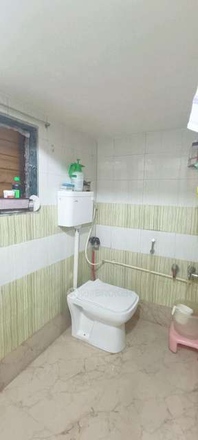 1 RK Flat In Shri Ganesh Krupa Sra Chs For Sale  In Kandivali East