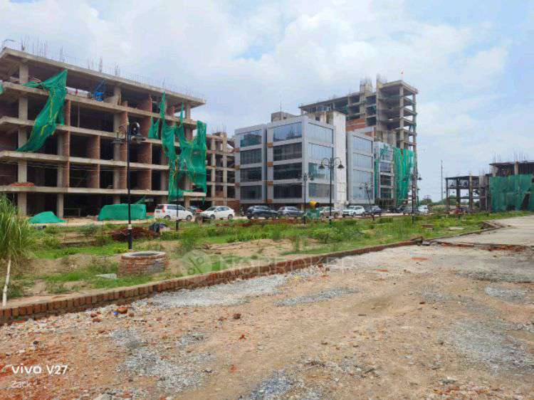 Industrial Building in Knowledge Park V, Greater_noida for sale 