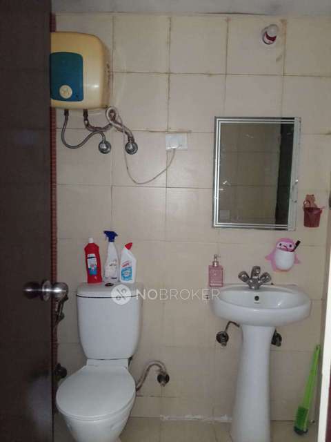 4 BHK Flat In Mahagun Mywoods For Sale  In Sector 16c