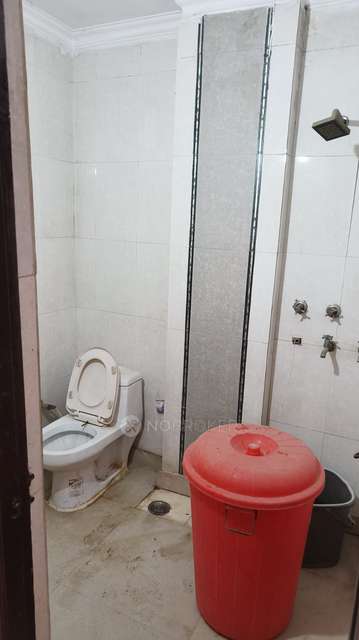 3 BHK Flat In Uttam Nagar For Sale  In Vishwas Park, Uttam Nagar