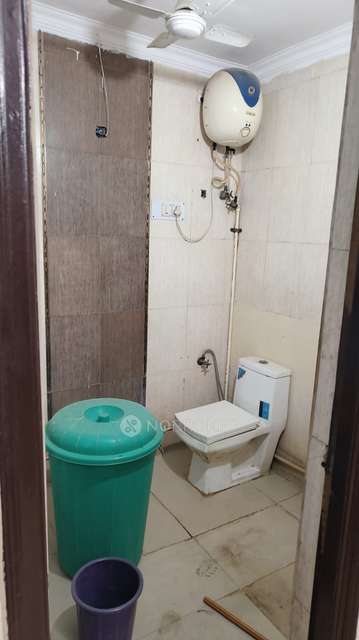 3 BHK Flat In Uttam Nagar For Sale  In Vishwas Park, Uttam Nagar