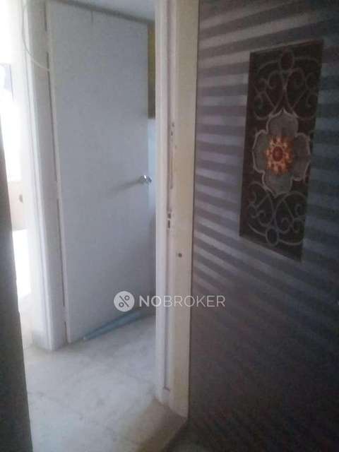 2 BHK Flat In Standalone  For Sale  In Malad West