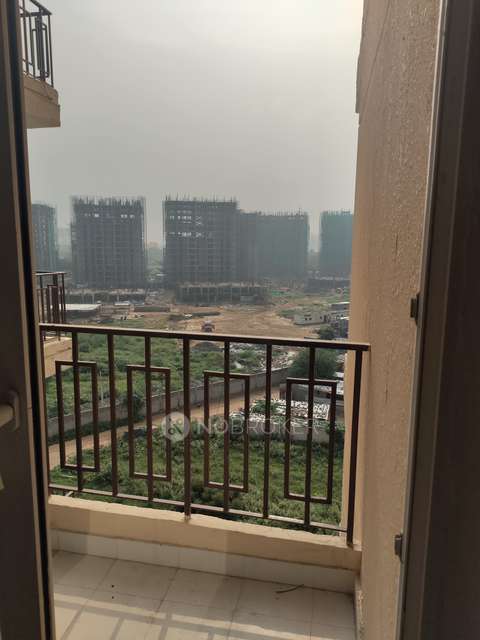 2 BHK Flat In Orchard Avenue For Sale  In  Sector 93