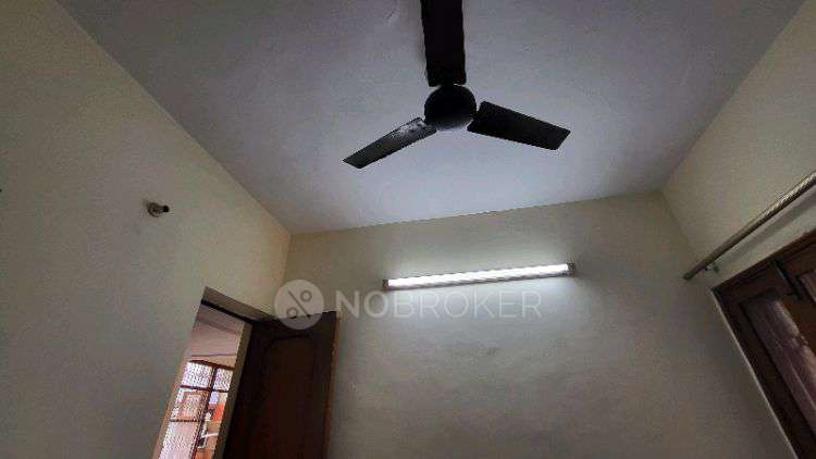 Single Room for Male In 3 BHK  In Jalvayu Vihar, Jal Vayu Vihar In Jal Vayu Vihar