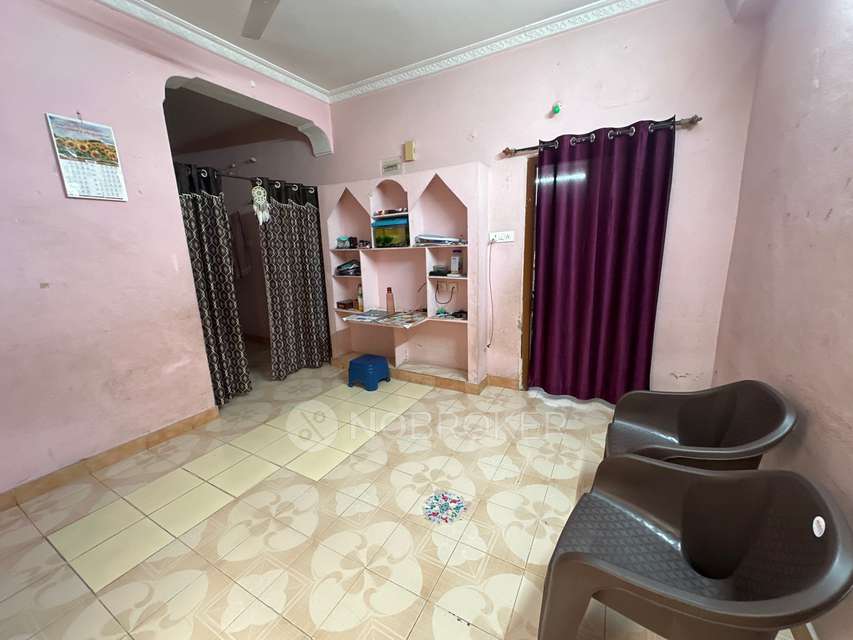 Single Room for Female In 2 BHK  In Jal Vayu Vihar In Kukatpally