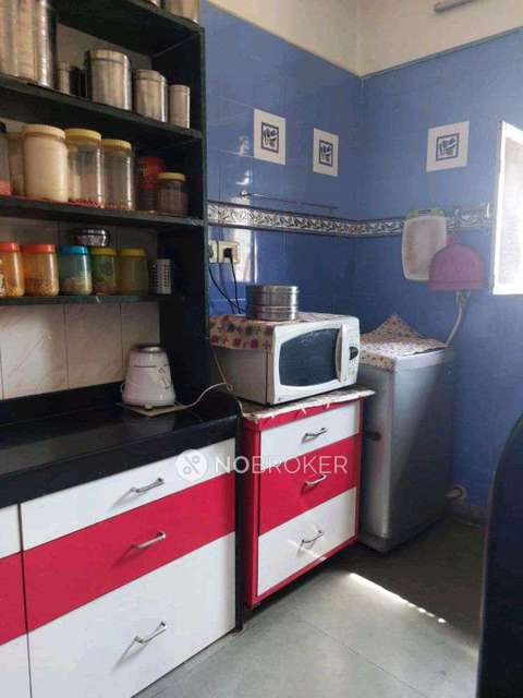 1 BHK Flat In Barkha Bahar  For Sale  In Naupada,