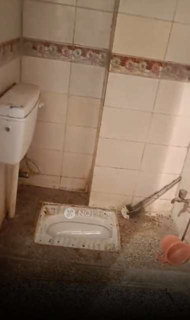 2 BHK Flat In Standalone Building  For Sale  In Vashist Park