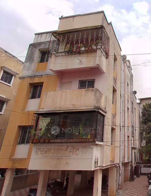 Single Room for Female In 2 BHK  In Rachna Housing Apartment In Sector 20, Chinchwad