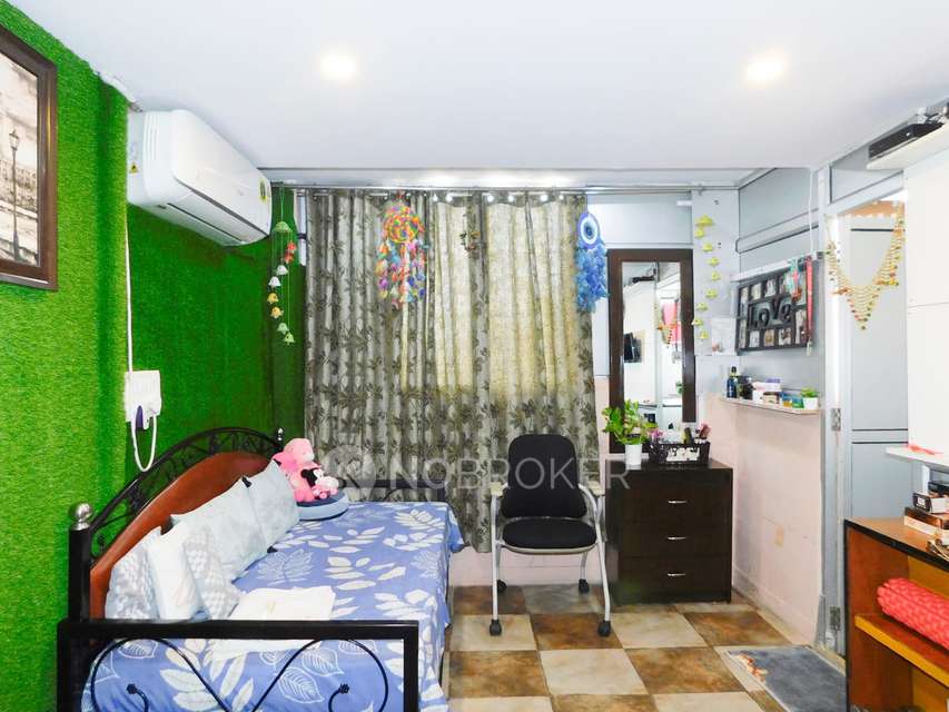 4+ BHK Flat For Sale  In Govindpuri