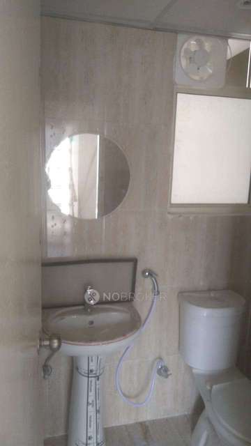 2 BHK Flat In Mahagun Mantraa 2 For Sale  In Vaidpura