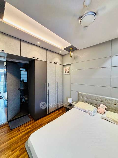 1 BHK Flat In Kalparuksh Heights For Sale  In Kandivali West