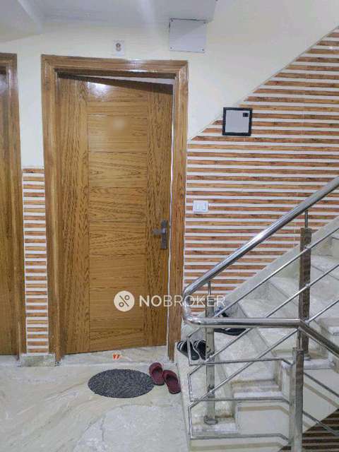 2 BHK Flat In Hari Nivas For Sale  In Mandawali