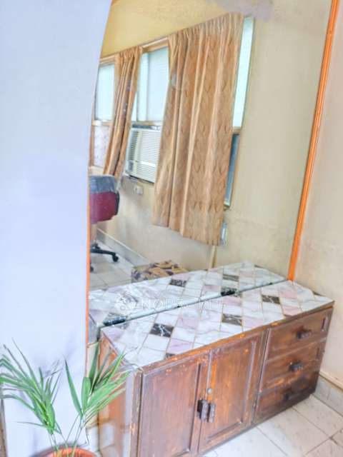 Single Room for Female In 3 BHK  In Apartment In Ramgopalpet