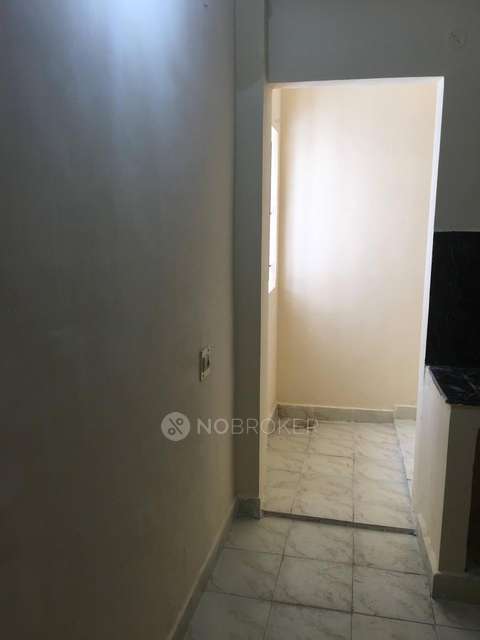 1 BHK Flat In Tnhb 392 For Sale  In Sholinganallur