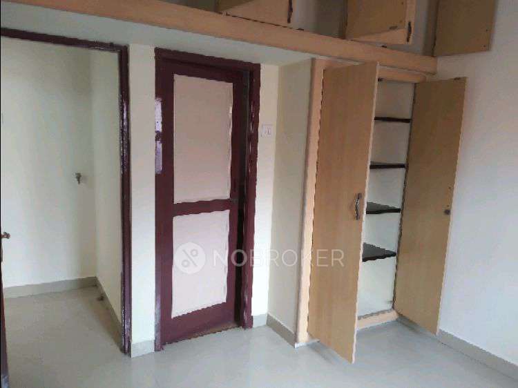2 BHK Flat In Sk Vaibhav For Sale  In Vadapalani