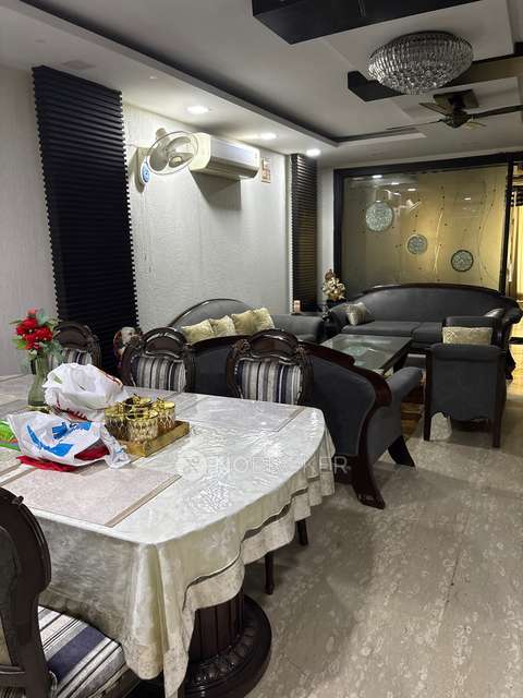 4 BHK Flat In Sainik Vihar For Sale  In Pitam Pura,delhi