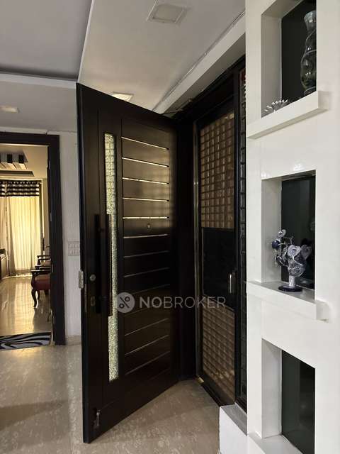 4 BHK Flat In Sainik Vihar For Sale  In Pitam Pura,delhi