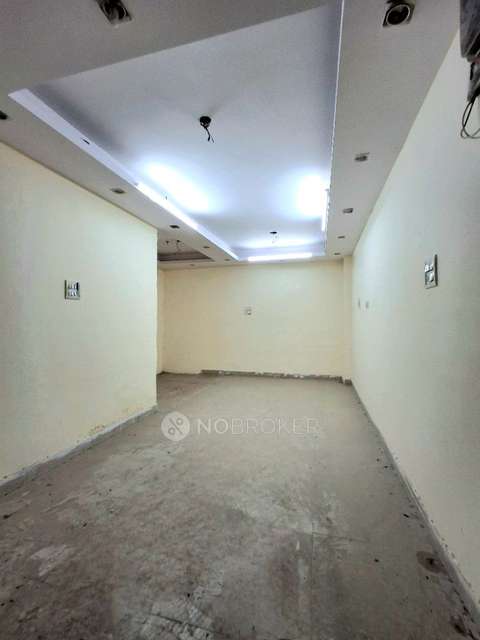 Shop in Rishi Nagar, Delhi for sale 