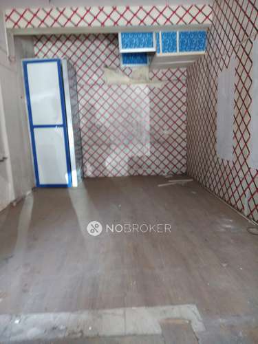 Shop in Dheeraj Krishna Apartment, Mumbai for sale 