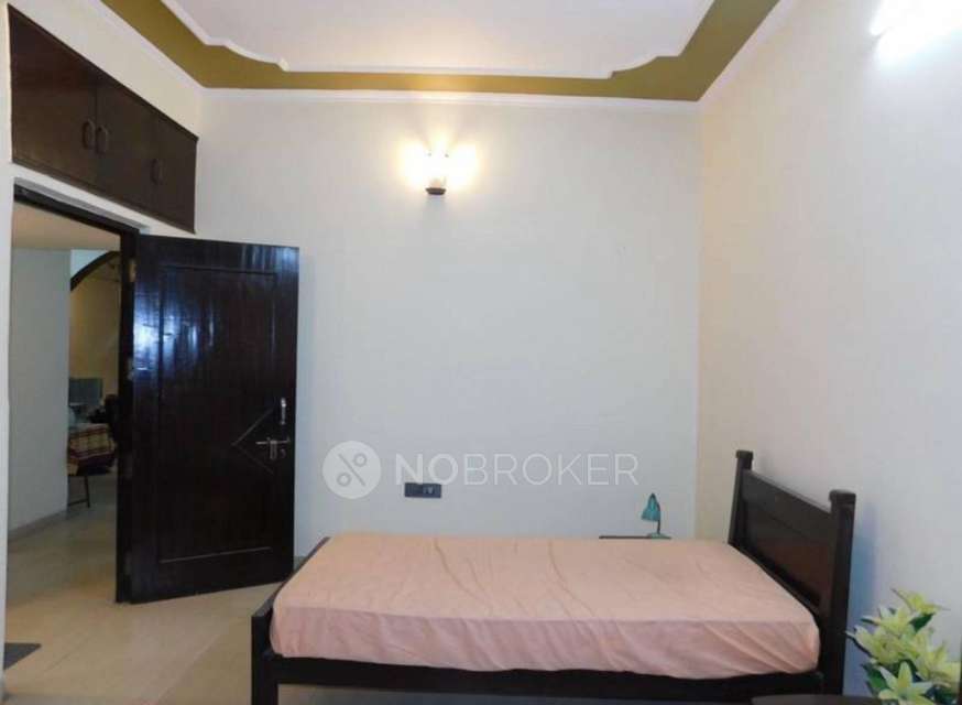 4+ BHK Flat For Sale  In Alpha I