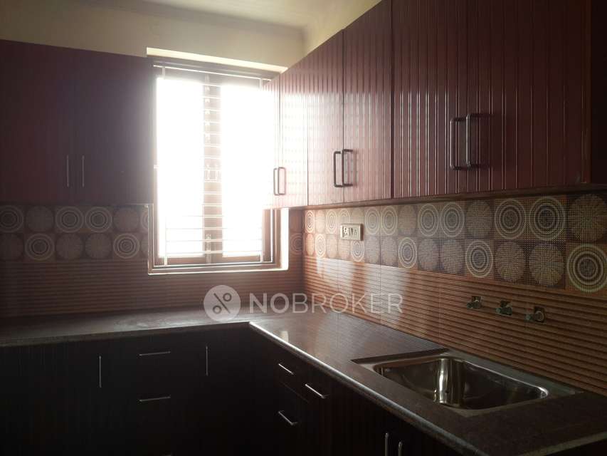 2 BHK Flat For Sale  In Vikaspuri