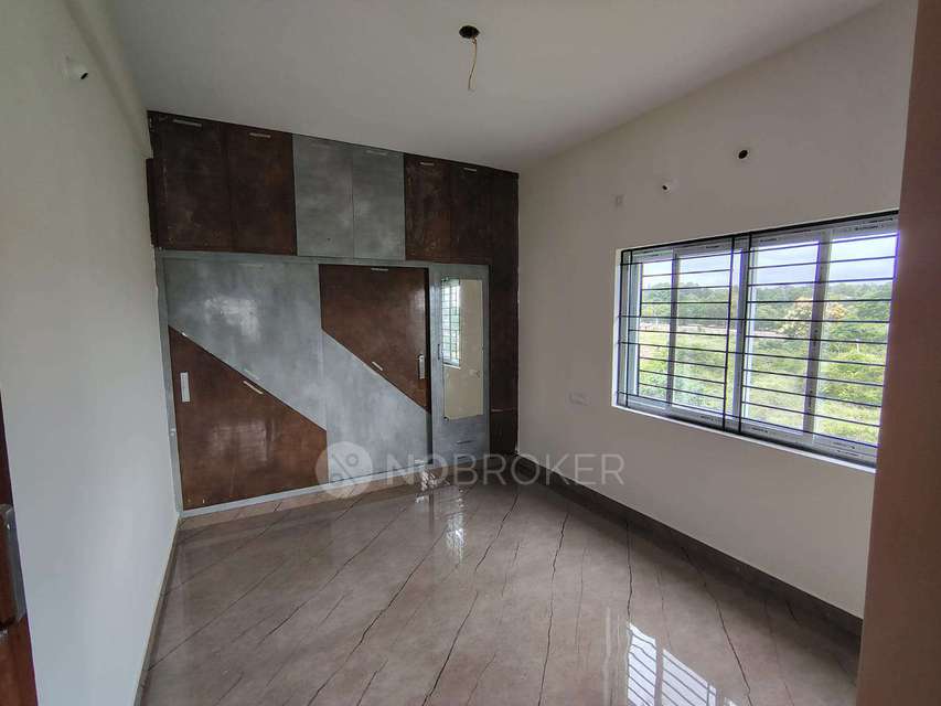 1 RK Flat In Standalone Building  for Rent  In  Sathanur 