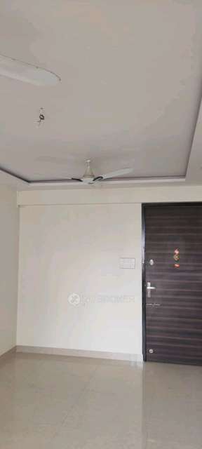 2 BHK Flat In New Era Co-op Housing Society, Awing For Sale  In  New Era Yogi Dham Phase 4