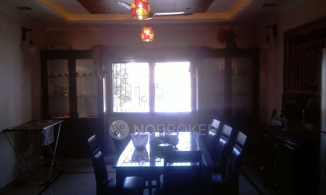 4+ BHK Flat For Sale  In Toli Chowki